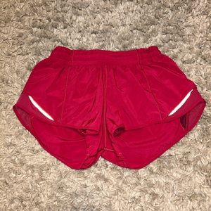 Lululemon Hotty Hot LR Short 2.5”